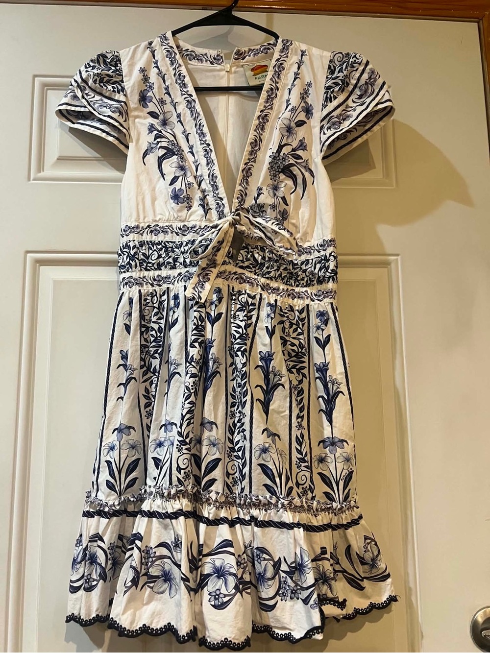 FARM Rio White & Navy Floral Tie-Front V-Neck Mini Dress Size Small